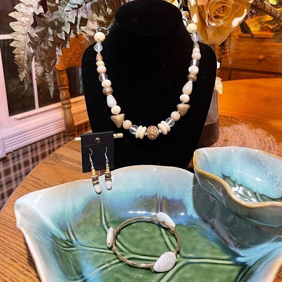 Handcrafted Ivory Necklace Earrings & Bracelet - Picture 2 of 4